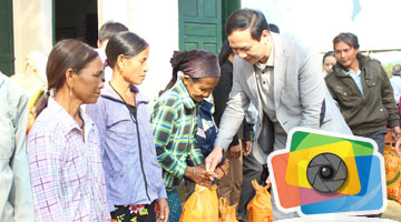 Thien Tan Group gives Tet’s gifts to poor people in 2015