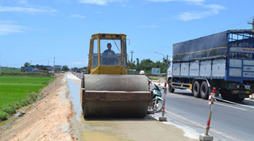 Quang Ngai: Effort to construct National Road 1 ahead of schedule