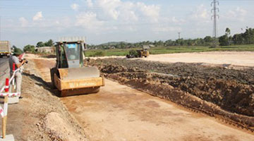 Quang Ngai: Speeding up construction, expanding National Road 1A