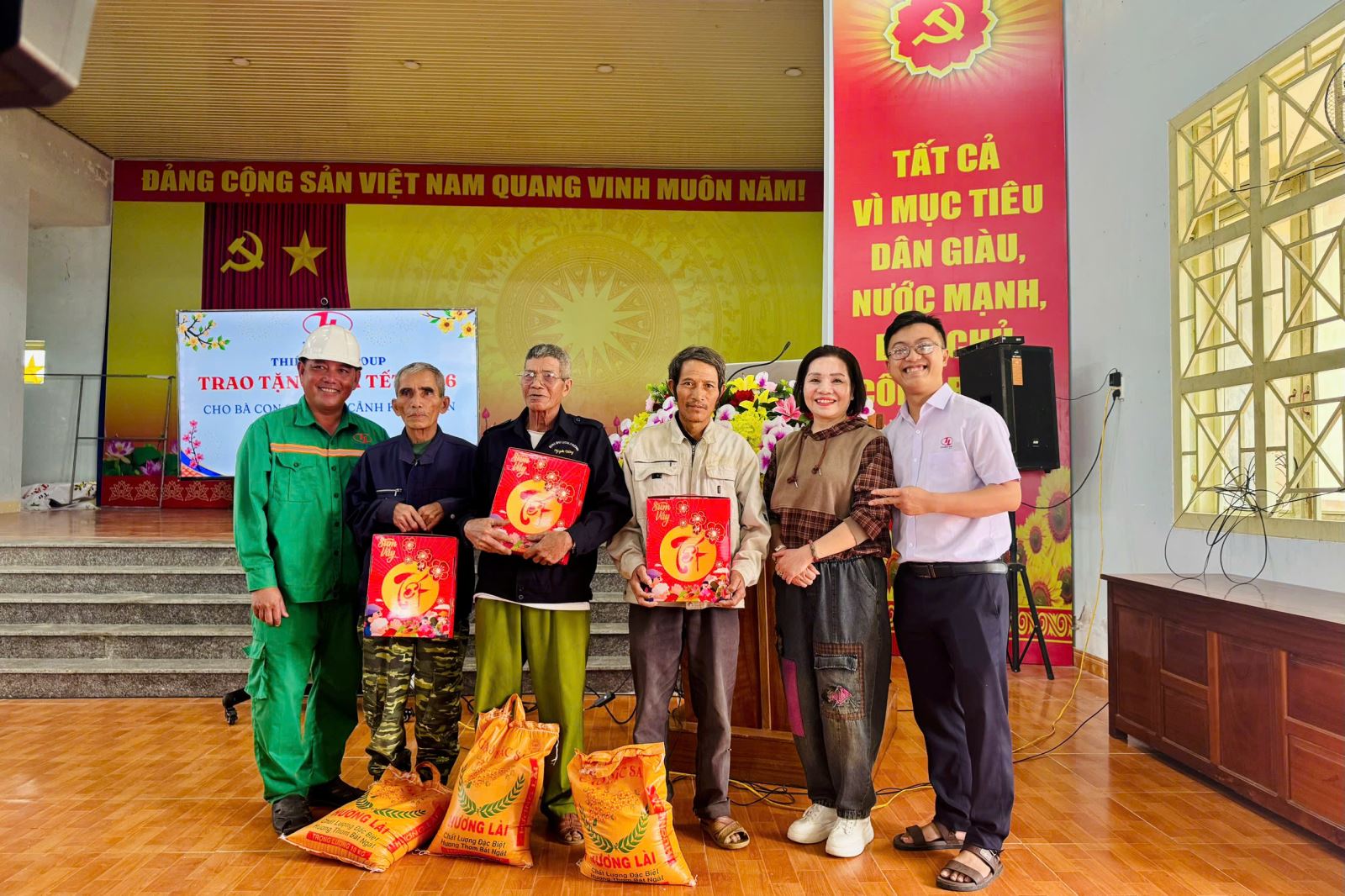 Tet gifts for Ba Xa residents